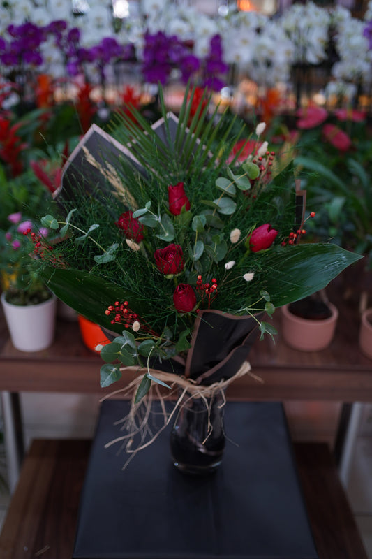 5'li Kırmızı Gül ile Gizemli Tutku